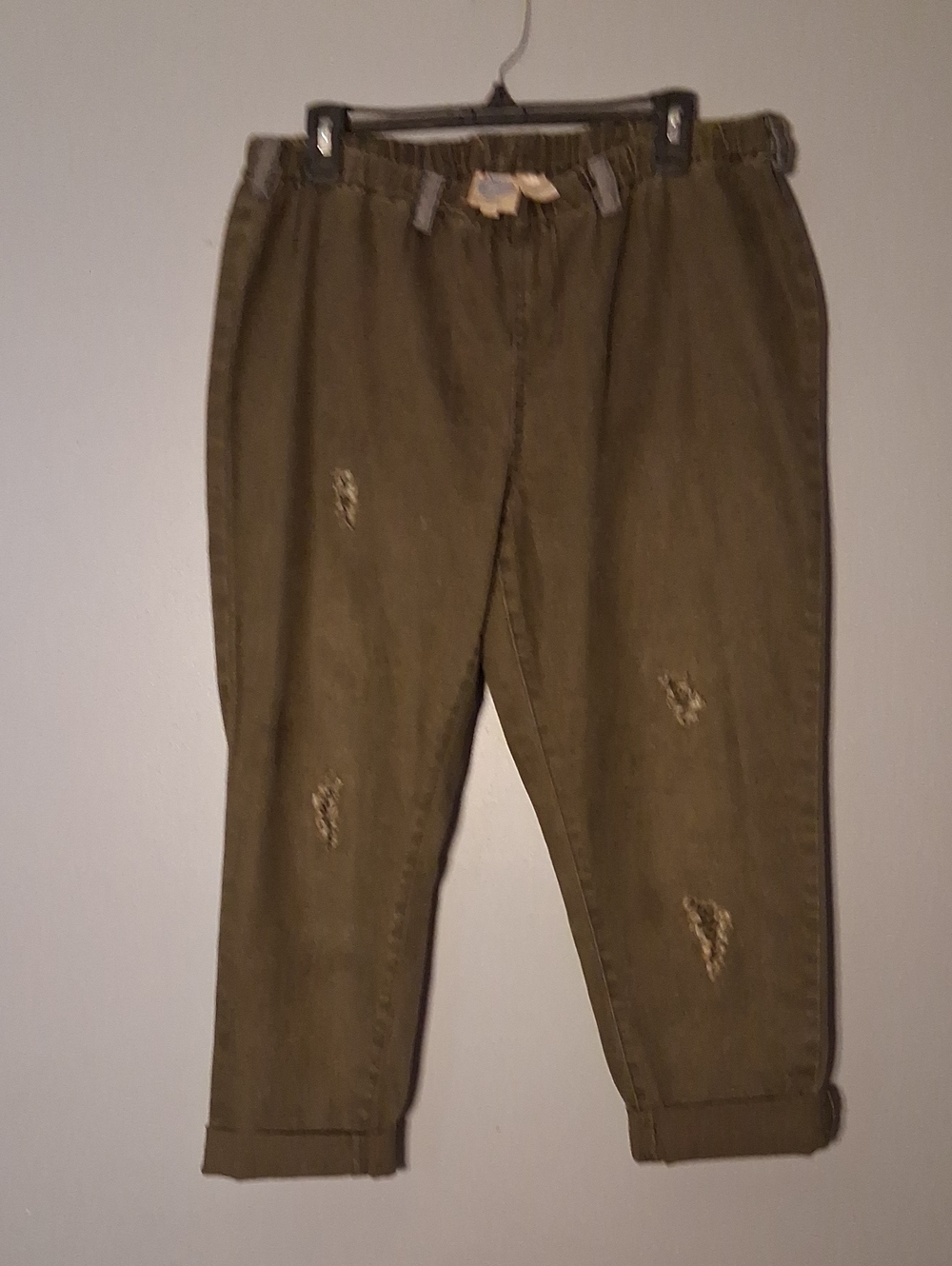 DG2 by Diane Gilman Olive Cropped Distressed Ankle Pants Sz.1X P Dusty Green.